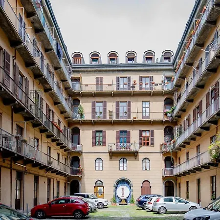 Apartment Il Cielo Su By Happyhostorino Turin