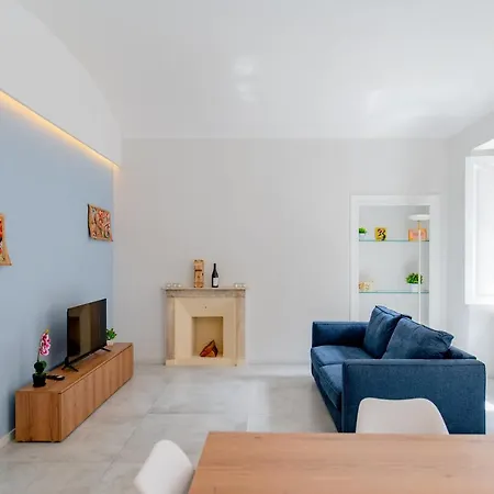 Apartment Il Cielo Su By Happyhostorino