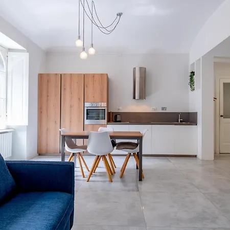 Apartment Il Cielo Su By Happyhostorino Turin