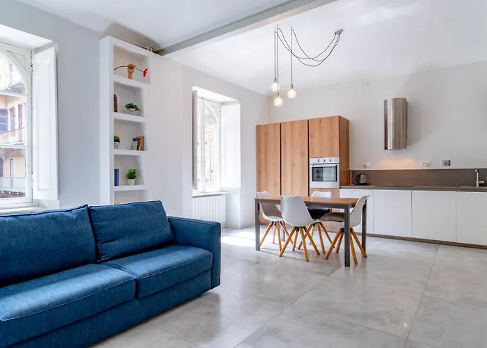 Il Cielo Su By Happyhostorino Turín