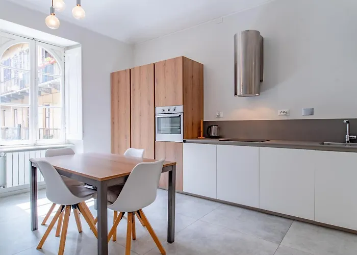 Il Cielo Su By Happyhostorino Turín